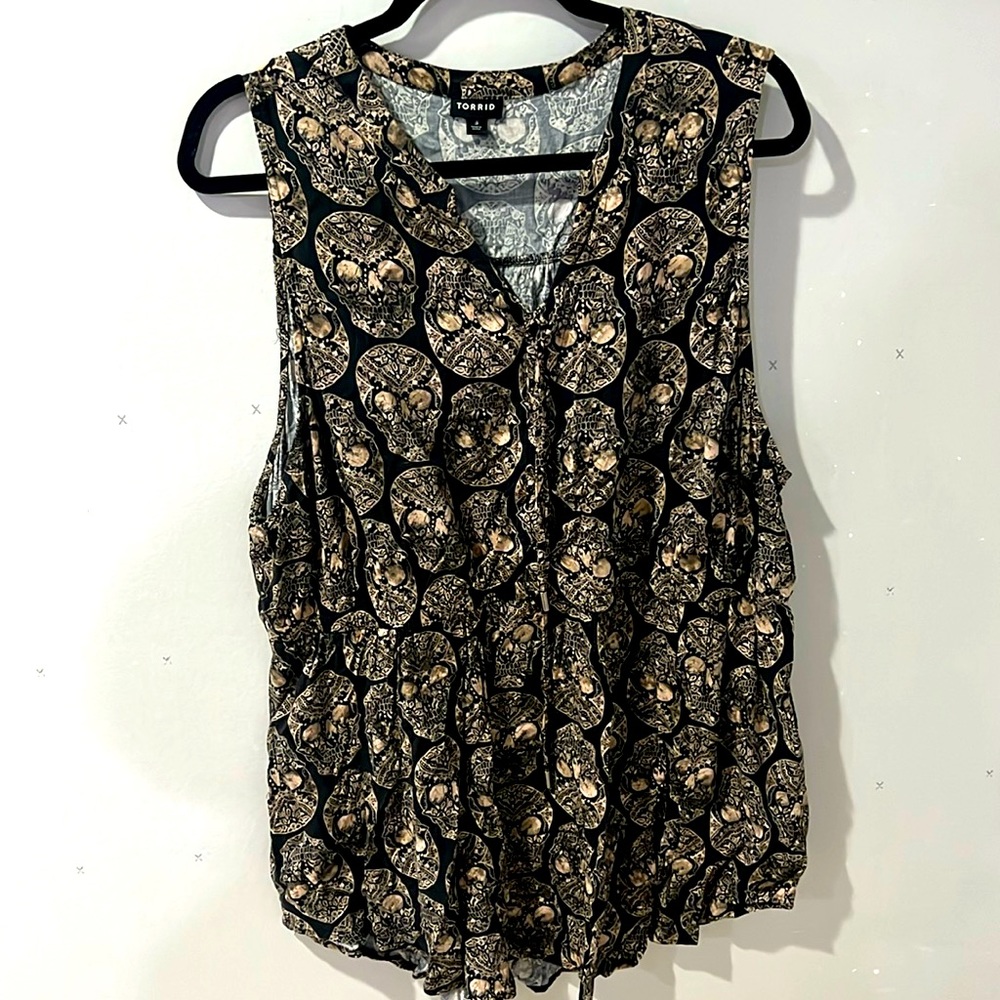 Torrid babydoll tank, cinched waist, skull pattern, pockets, size 3